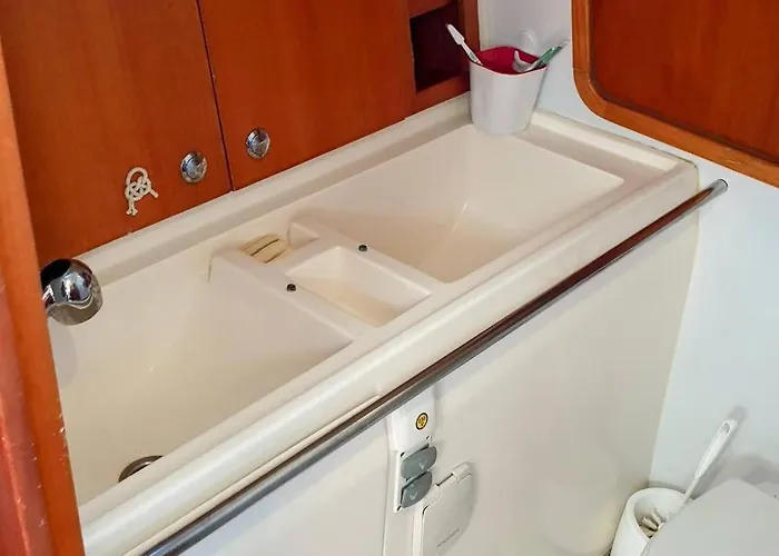 Learn To Sail In Paradise Hotel en barco