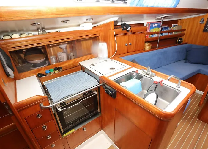 Learn To Sail In Paradise Póla